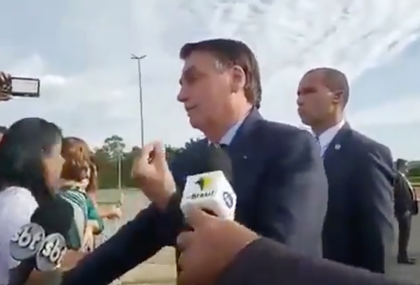 Bolsonaro pode sofrer impeachment por xingar sexualmente repórter da Folha