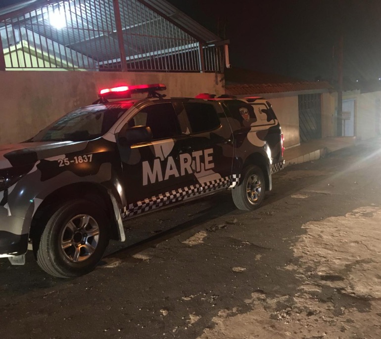 Polícia encontra supostas bombas e drogas dentro de residência em Manaus