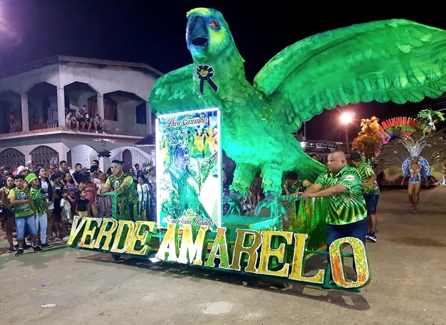 Justiça proíbe promoção pessoal de prefeito em enredo de escola de samba no Amazonas