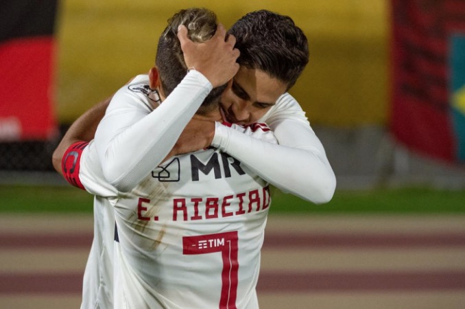 Flamengo arranca empate na ida da Recopa Sul-Americana