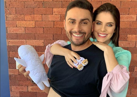 Mano Walter descobre sexo do bebê e causa emoção na web; Veja