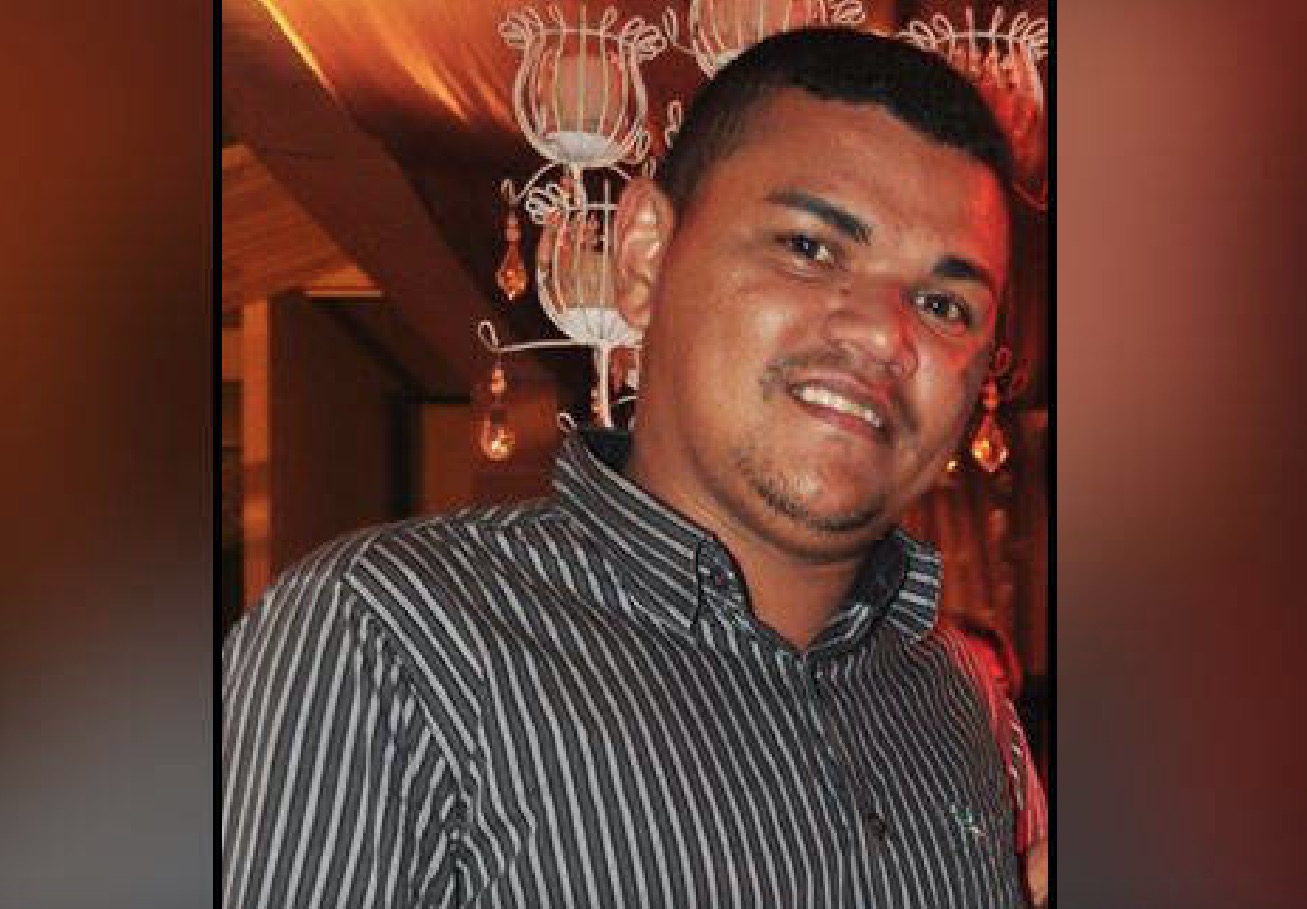 Assessor parlamentar que levou sete tiros em partida de futebol morre em Manaus 