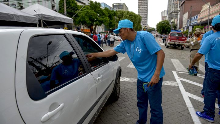 Projeto prevê tempo de tolerância no estacionamento Zona Azul em Manaus