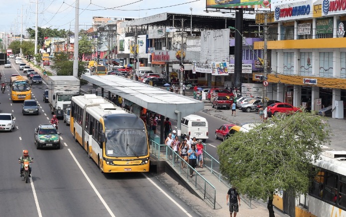 Mais de 10 linhas de ônibus têm rotas alteradas em Manaus