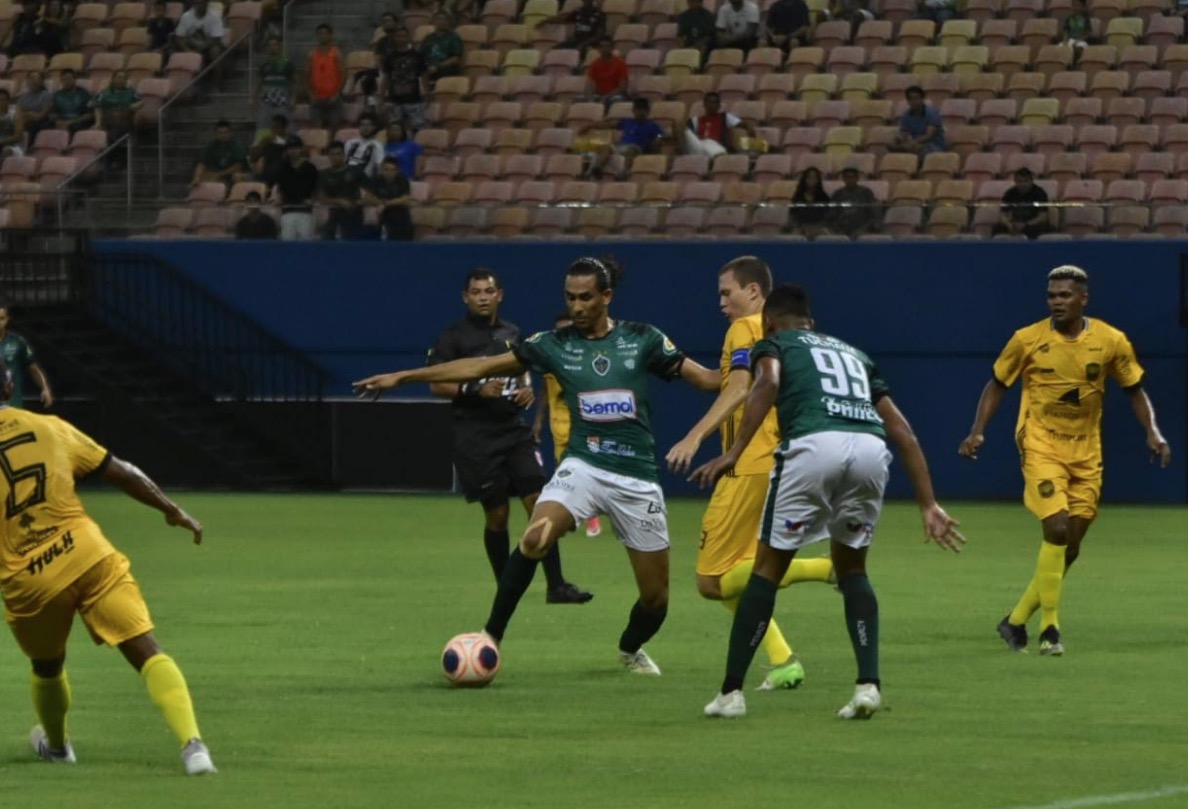 Amazonas FC garante liderança no 1º turno do Barezão após empate com Manaus FC