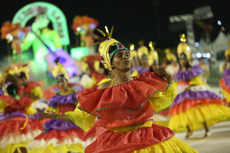 Festa continua nesta sexta-feira no sambódromo de Manaus