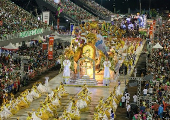 Escolas de samba de Manaus se reinventam com desfile épico; veja melhores momentos
