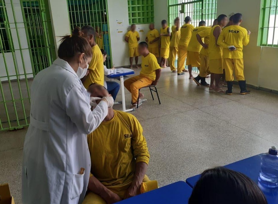 Quase mil detentos recebem mutirão de saúde em Manaus