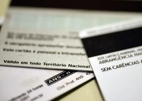Plano de saúde coletivo não pode ser cancelado durante tratamento