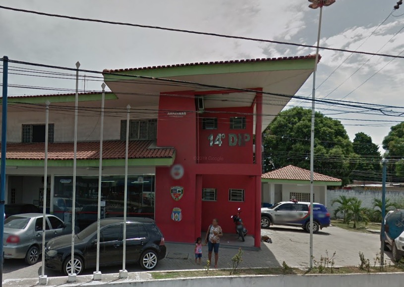 Falso policial civil é preso com arma tentando intimidar populares em Manaus