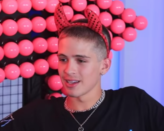 João Guilherme, ex de Larissa Manoela, fala sobre 1ª vez: ‘rápida’