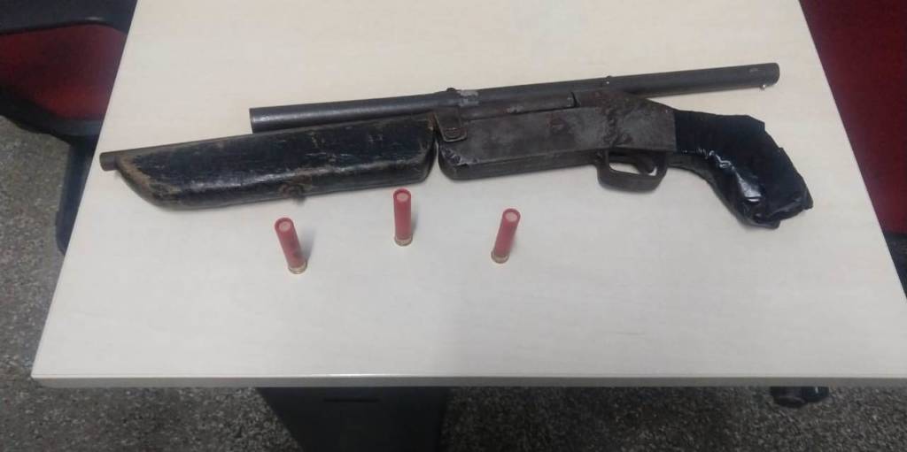 Venezuelanos são presos ao tentar roubar celular de comerciante em Manaus 