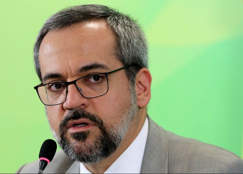 Ministro da Educação anuncia que Amazonas terá três escolas cívico-militares