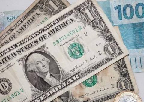 Dólar bate R$ 4,50 com temor por surto de coronavírus
