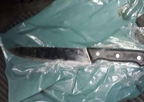 Em fúria, homem mata a facadas morador de rua que dormia na frente de igreja no Amazonas