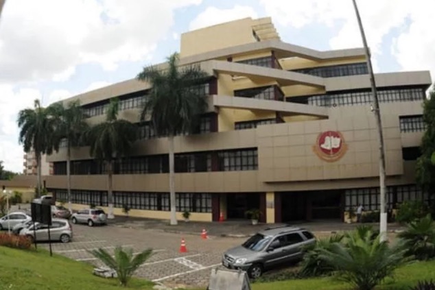 Ex-prefeitos são investigados por manterem funcionários temporários no Amazonas