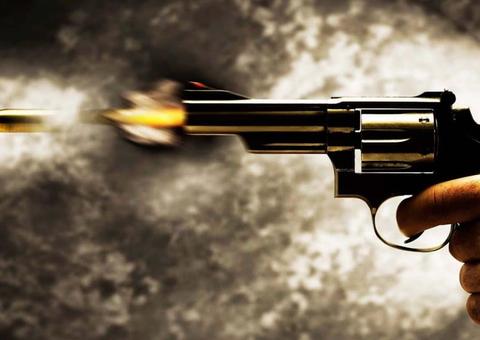 Adolescente morre ao ser crivado de balas por motoqueiros misteriosos em Manaus