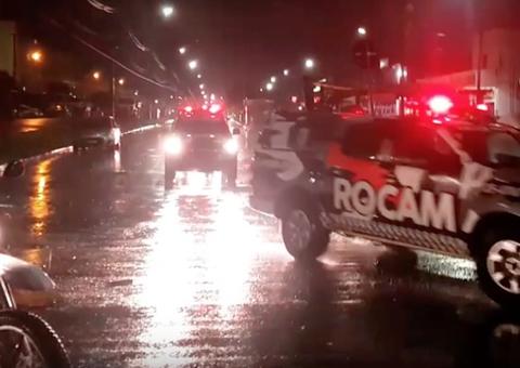 Vídeo mostra chegada de comboio da polícia ao Monte Horebe