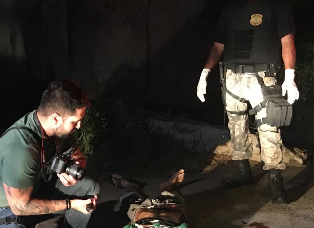 Com mãos amarradas, homem presencia morte de irmão e é baleado na cabeça em Manaus