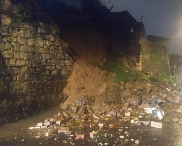 Nove pessoas morrem em deslizamentos de terra e inundações em São Paulo