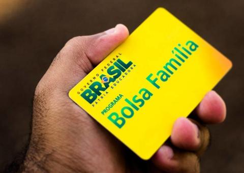 Comissão derrota governo e aprova MP que amplia 13º do Bolsa Família