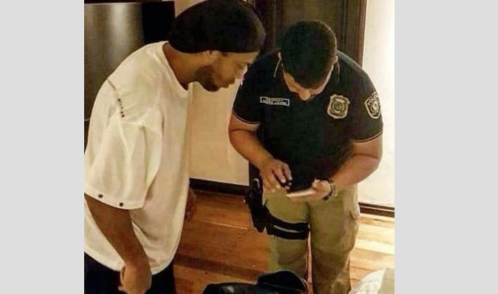 Ex-jogador Ronaldinho Gaúcho é detido no Paraguai, diz site