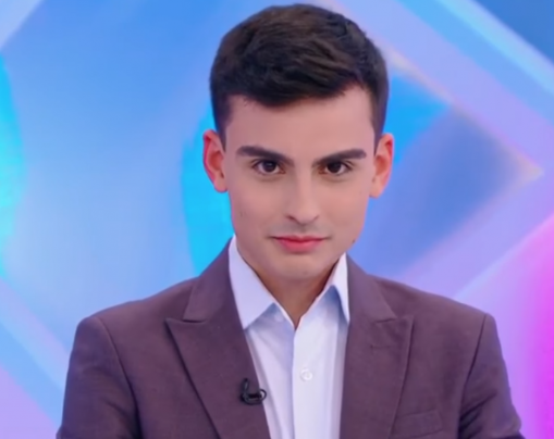 SBT toma atitude após Dudu Camargo assediar Simony durante Carnaval