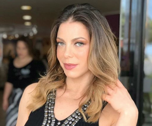 Sheila Mello mostra tatuagem em lugar íntimo e rebate críticas 