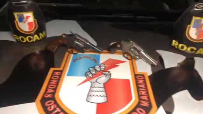 Em Manaus, mulher é presa transportando armas para facção criminosa