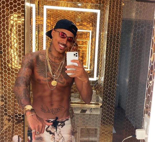 Dono do hit ‘Hoje eu vou parar na gaiola’, MC Livinho vira jogador de futebol 