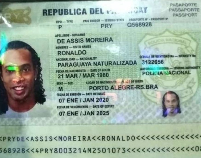Ronaldinho é investigado por outros crimes além de passaporte falso no Paraguai