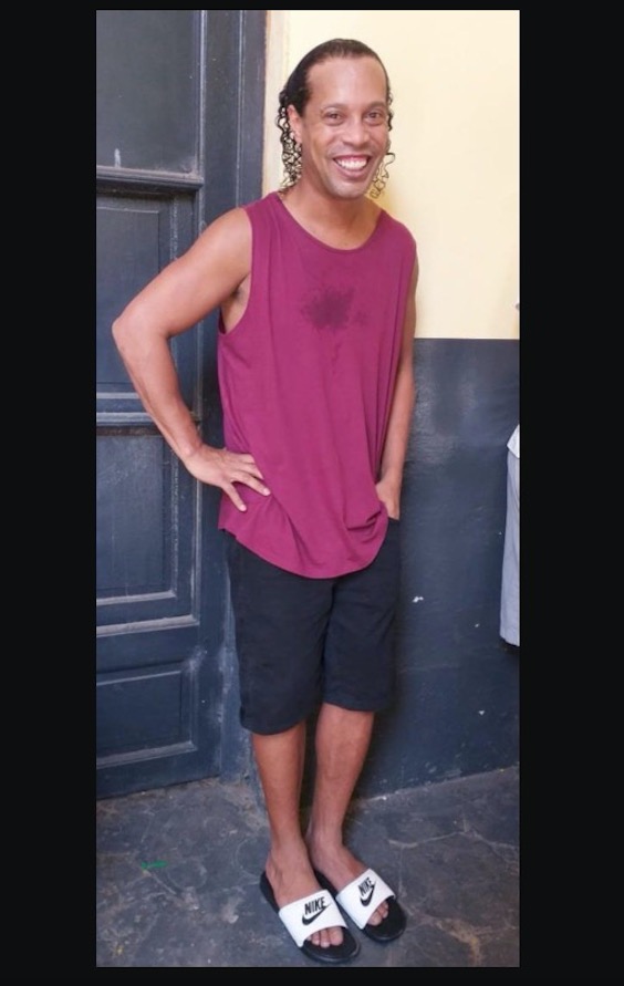 Ronaldinho Gaúcho tem suposta foto em prisão do Paraguai exposta e web reage