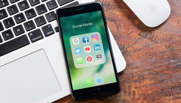 Condutor que cometer infração e postar em rede social poderá ter a CNH suspensa 