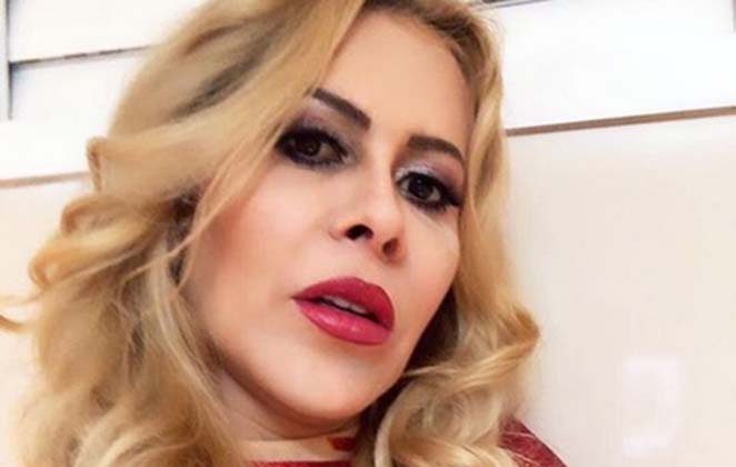Em clique raríssimo, Joelma posa ao lado das duas filhas em momento divertido 