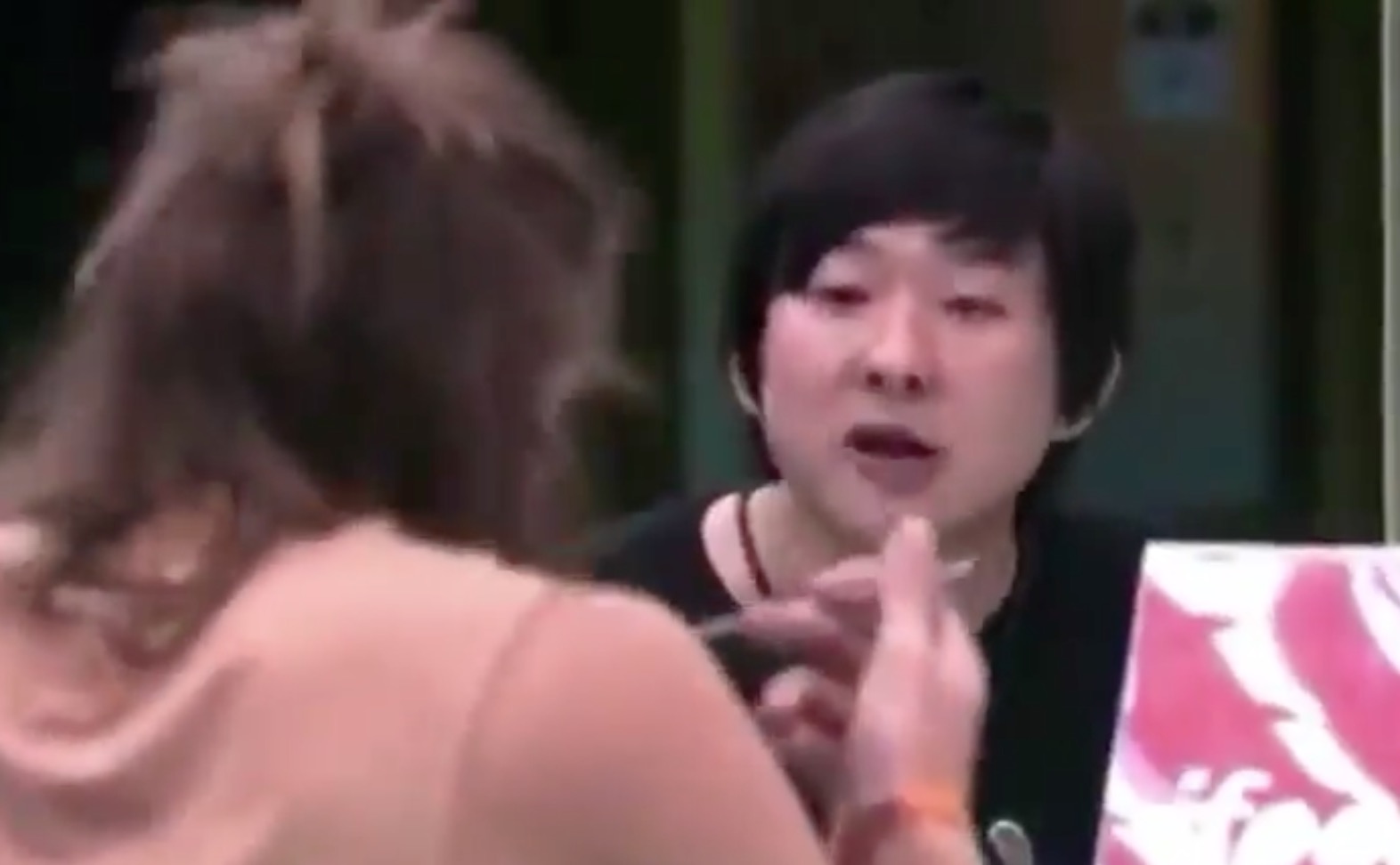 BBB20: Impaciente, Pyong chama atenção de Daniel após desperdício de comida: 'toda vez'