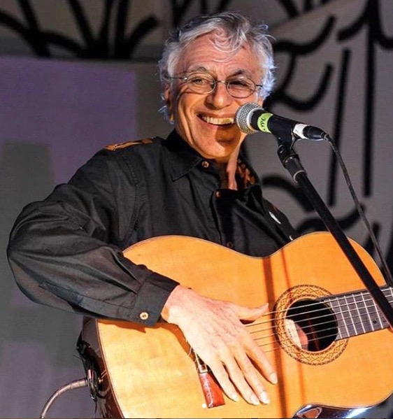 Caetano Veloso lembra que há 9 anos estacionou o carro no Leblon e virou meme