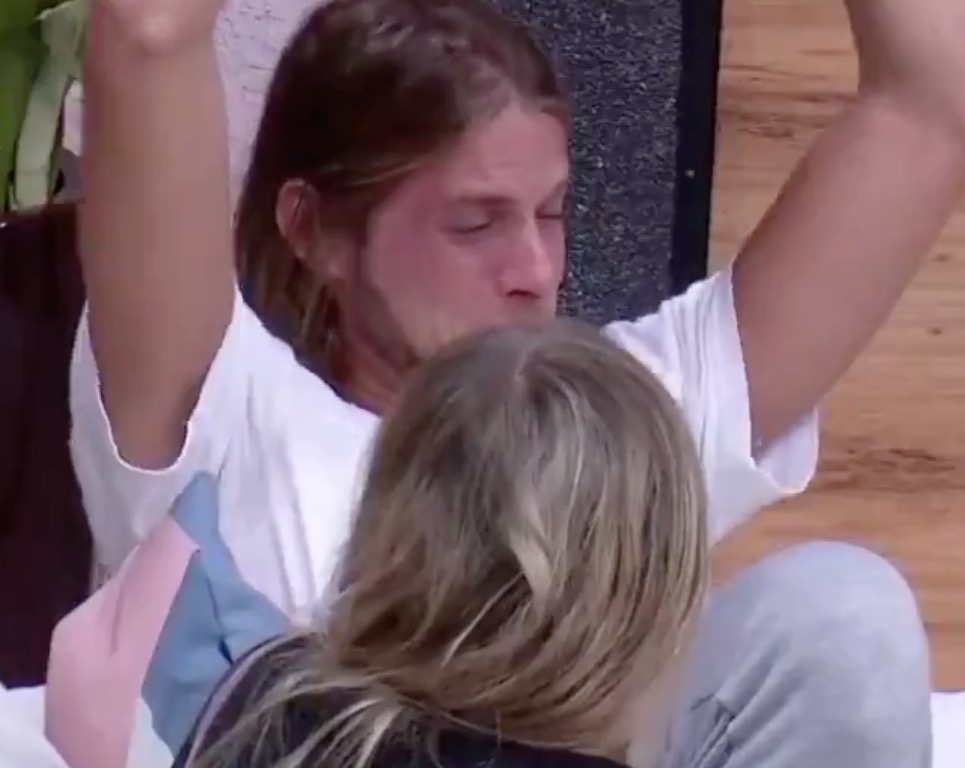  BBB20: Daniel cai aos prantos em conversa com Marcela sobre comentário machista 