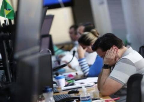 Pandemia e petróleo fazem bolsa de valores fechar o dia em forte queda