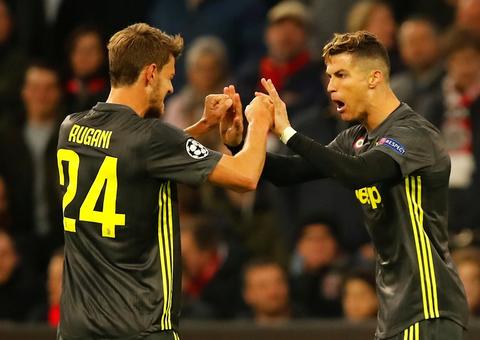 Jogador da Juventus, de CR7, tem teste confirmado para coronavírus