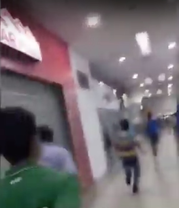 Vídeo mostra correria e tiroteio durante assalto na Bemol em shopping de Manaus