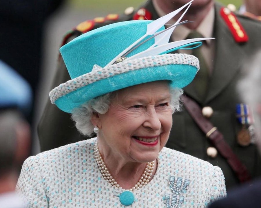 Medo do coronavírus leva Rainha Elizabeth a abandonar Palácio de Buckingham 