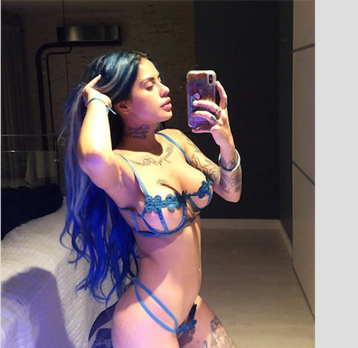 Com lingerie transparente, Tati Zaqui abusa na sensualidade e esquenta clima na web