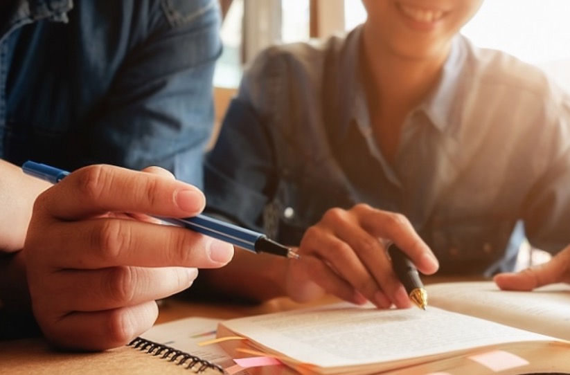 Mantida justa causa de professor que vendeu TCC para estudante em Manaus 