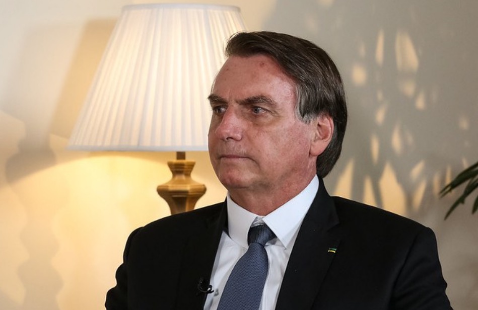 Bolsonaro fala em 'certa histeria' e diz que fará 'festinha' de aniversário