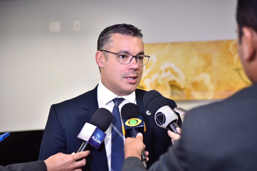 Josué solicita de Bolsonaro, Anac e Governo do Amazonas restrição aos voos nacionais e internacionais