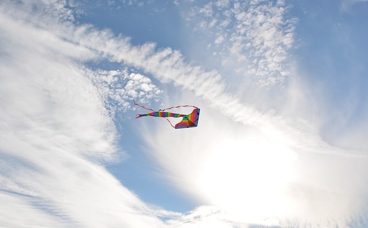 Polícia alerta sobre punições a quem soltar papagaios em lugares inapropriados em Manaus 