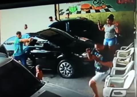 Durante assalto, bandidos atiram em PM e bebê fica no meio do fogo cruzado em Manaus; Veja vídeo