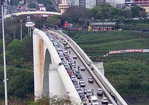 Paraguai fecha a Ponte da Amizade, em Foz do Iguaçu