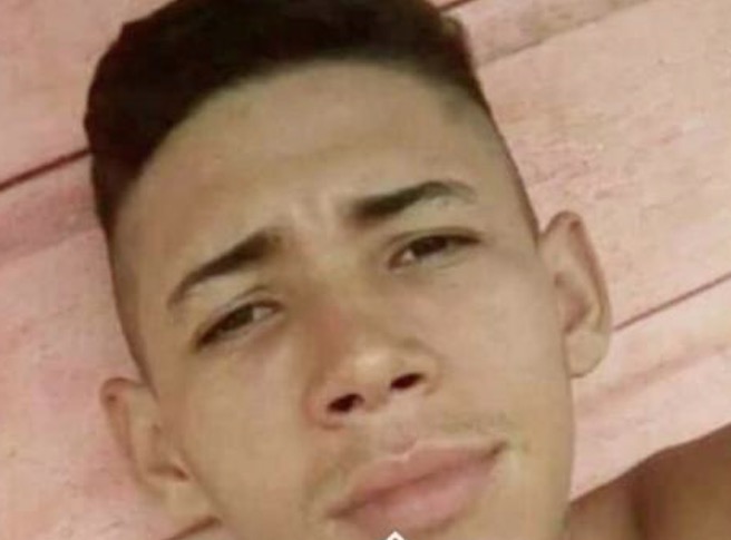 Mãe de jovem desaparecido em Manaus pede ajuda pra encontrá-lo 