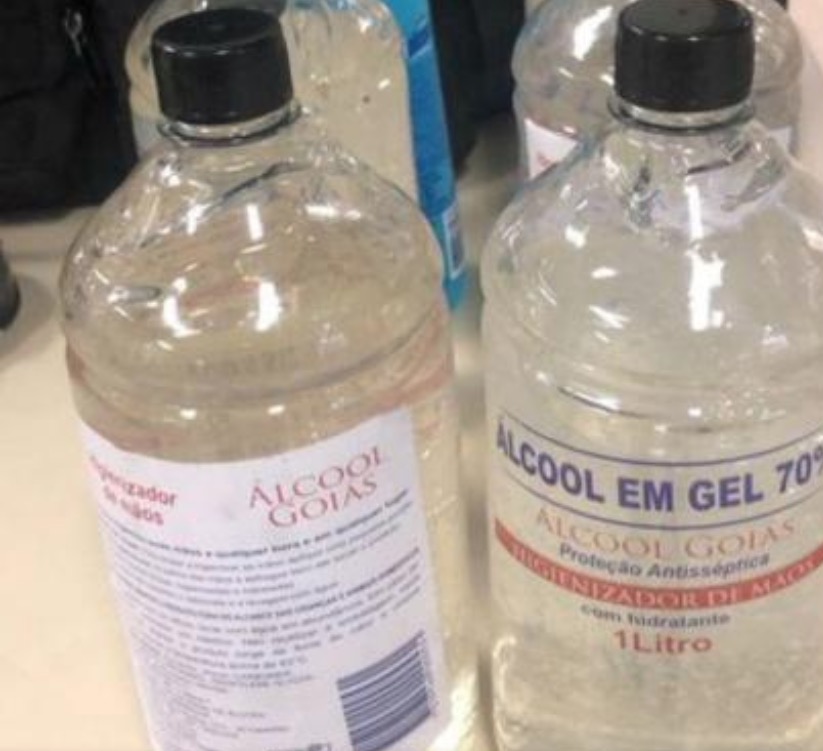 Em meio a pandemia de coronavírus, polícia prende homem vendendo álcool em gel falsificado